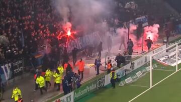 Suspendido el derbi de Estocolmo: bengalas, objetos...