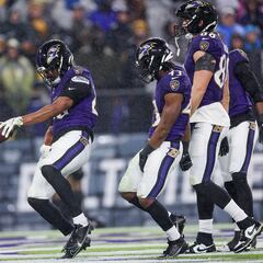 Who is singing the national anthem at the Texans - Ravens game today?