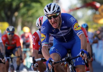 Elia Viviani batió a Caleb Ewan, Sagan y Alexander Kristoff en el ajustado esprint de Nancy. Esta es la segunda victoria seguida del Quick Step tras la conseguida en la jornada de ayer por Julian Alaphilippe. 