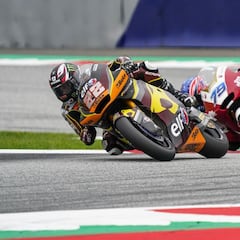 Pole de Lowes por delante de Raúl Fernández y Ogura