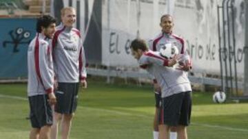 Mathieu: "Vienen partidos complicados y hay que mejorar"