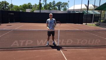 El tenista canadiense Steven Diez, antes de un partido en el Torneo de Houston.