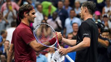 Millman, en la vía de un Federer con dolor en la mano derecha