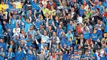 La afición azulona.