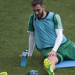 Pezzella, a lo N’Diaye: ya se entrena a tope en Argentina