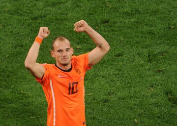 Gran parte de las posibilidades del triunfo de Holanda pasaban por la figura de Wesley Sneijder. El jugador del Inter había ganado la Liga, la Coppa y la Champions y se aprestaba a disputar la final del Mundial. Para Sneijder, con pasado madridista, las claves para frenar a España pasaban por cerrar espacios, vías de pase ni jugar por alto. Tenemos que buscar profundidad con un juego rápido, y desinihibidos. No vamos a permitir que España nos venza”.