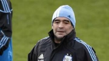 Maradona anuncia la creación de su canal de televisión, que se llamará '10eTV'