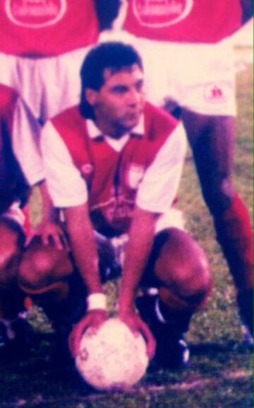 El delantero fichó en Independiente Santa Fe el 1991.