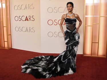 Teyana Taylor posa en la alfombra roja del Dolby Theatre.