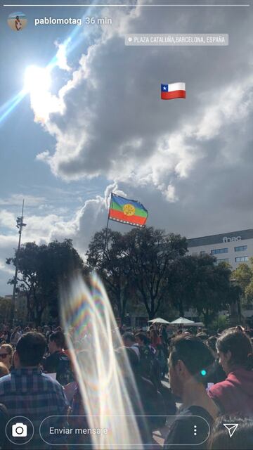 Pablo 'Mota' González, ex jugador de Católica y Cobreloa, en una marcha convocada por la comunidad chilena en Barcelona. 