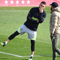 Charla de veinte minutos entre Simeone y Koke tras el entreno