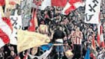 La afición, con el equipo.