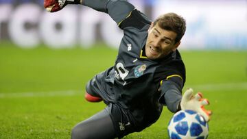Soccer Football - Champions League - Group Stage - Group D - FC Porto v Schalke 04 - Estadio do Dragao, Porto, Portugal - November 28, 2018 FC Porto's Iker Casillas during the warm up before the match REUTERS/Miguel Vidal
PUBLICADA 13/12/18 NA MA29 2COL