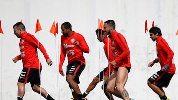 Fútbol, entrenamiento de la seleccion chilena.
Los jugadores de la seleccion chilena son fotografiados durante la practica realizada en el complejo deportivo Juan Pinto Duran de Santiago, Chile.
03/10/2017
Andres Pina/Photosport**********
Football, Chilean National team training session.
Chile's players are pictured during the training session at the Juan Pinto Duran sport center in Santiago, Chile.
03/10/2017
Andres Pina/Photosport