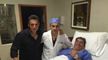 El técnico del Veracruz fue operado de la rodilla derecha.