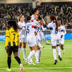 Chawinga da ventaja al PSG en Suecia
