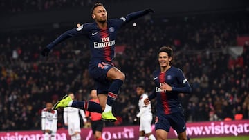 Paris Saint-Germain's Brazilian forward Neymar celebrates after scoring a goal during the French L1 football match Paris Saint-Germain (PSG) vs Guingamp (EAG), on January 19, 2019 at the Parc des Princes stadium in Paris. (Photo by Anne-Christine POU