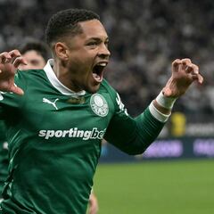 River examina a Vitor Roque