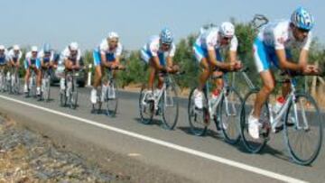 <b>EQUIPO DISUELTO. </b>El Xacobeo, mejor escuadra de la Vuelta en 2009, subió este año al podio a Ezequiel Mosquera, pero después dio positivo y la estructura se disolvió.