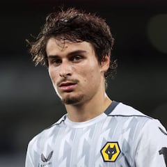 Hugo Bueno encandila a los Wolves