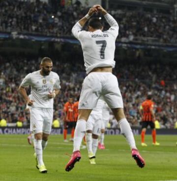 2-0. Cristiano Ronaldo celebró el segundo gol conseguido de penalti.