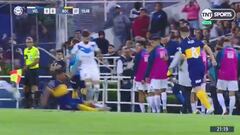 El lateral colombiano vio dos amarillas en apenas un cuarto de hora y el xeneize se qued&oacute; en inferioridad cuando buscaba abrir el marcador en Liniers.