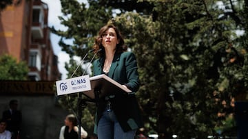 La presidenta de la Comunidad y candidata del PP a la reelecci¨®n, Isabel D¨ªaz Ayuso, interviene durante un encuentro con afiliados, a 25 de mayo de 2023, en Tres Cantos, Madrid (Espa?a). El acto se celebra a tres d¨ªas de las elecciones municipales y auton¨®micas del 28 de mayo y a un d¨ªa de que se cierre la campa?a electoral que comenz¨® el pasado 12 de mayo.
25 MAYO 2023;MADRID;AYUSO;SIMPATIZANTES;TRES CANTOS;ELECCIONES;28M
Alejandro Mart¨ªnez V¨¦lez / Europa Press
25/05/2023