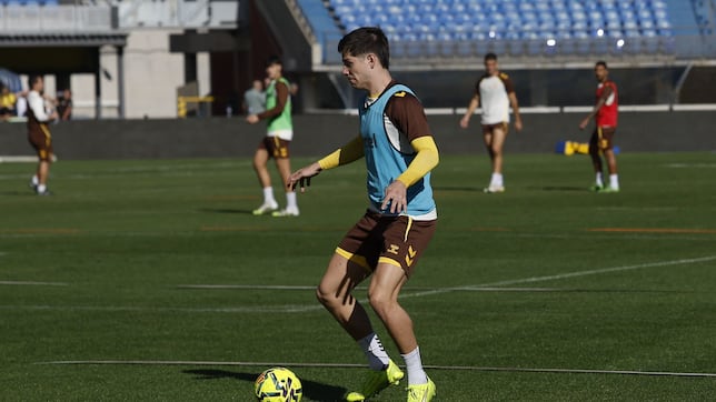 Pedrola y Benedetti se presentan a la afición en el Gran Canaria con una floja asistencia