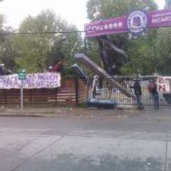 Hinchas de Concepción se toman dependencias del club