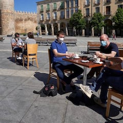 Fases coronavirus: ¿es cierto que puedo salir a tomar cañas a cualquier hora pero no a pasear?