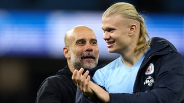 MANCHESTER (United Kingdom), 02/11/2025.- Manchester City manager Pep Guardiola and striker Erling Haaland celebrate after the English Premier League match between Manchester City and AFC Bournemouth, in Manchester, Britain, 02 November 2025. Manchester City won 3-1. (Reino Unido) EFE/EPA/ADAM VAUGHAN EDITORIAL USE ONLY. No use with unauthorized audio, video, data, fixture lists, club/league logos, 'live' services or NFTs. Online in-match use limited to 120 images, no video emulation. No use in betting, games or single club/league/player publications.