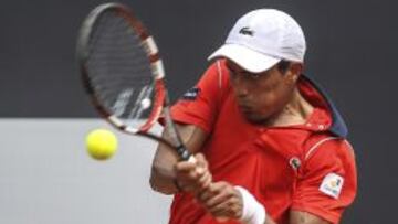 El brasileño Thiago Monteiro en acción contra el francés Jo-Wilfried Tsonga, al que venció en el torneo de Río.