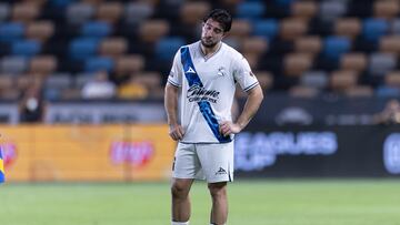 Lucas Cavallini durante un partido de Puebla.