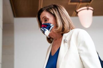 U.S. House Speaker Nancy Pelosi (D-CA) departs a news conference at the U.S. Capitol in Washington, U.S. October 1, 2020. REUTERS/Erin Scott