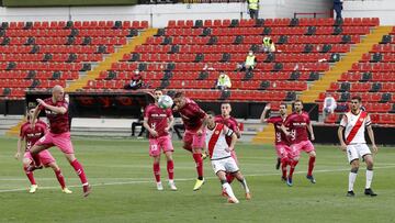 Imagen del partido de la Liga Smartbank 2019/2020 entre el Rayo Vallecano y el Albacete en el Estadio de Vallecas.