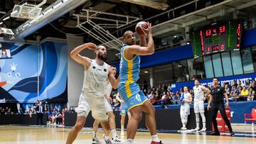 Kevin Larsen, pívot del Movistar Estudiantes, durante el último partido en el Movistar Academy Magariños ante el GBC.