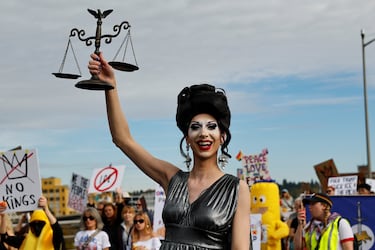 The best signs, banners and protest slogans at the No Kings rallies on Oct. 18