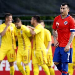 ¿Dónde debe jugar Medel en la Roja?