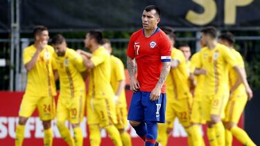 ¿Dónde debe jugar Medel en la Roja?