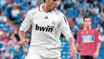 <b>PRETENDIDO. </b>Miguel Torres está en la agenda de varios clubes de Primera por si no sigue en el Madrid.