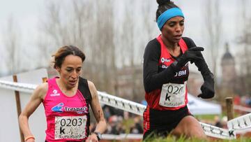 Trihas Gebre manda en la carrera de Amorebieta.