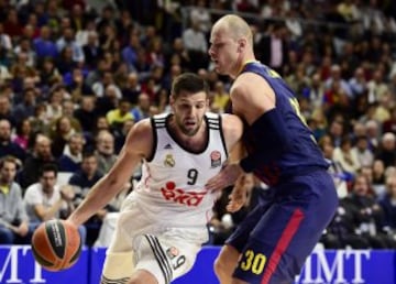 Felipe Reyes y Maciej Lampe