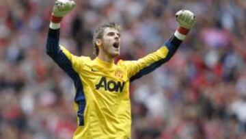 El guardameta español podría abandonar Manchester según la prensa inglesa.