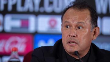 Peruvian former footballer Juan Reynoso speaks during a press conference for his presentation as Peru's national team head coach in Lima, on August 3, 2022. - After being officially presented, the Peruvian coach Juan Reynoso promised this Wednesday to empower the Inca team to qualify for a World Cup again. "It will be the best dream (of my life) when Peru qualifies for the World Cup," Reynoso said at a press conference after taking office to replace Argentine Ricardo Gareca. (Photo by Cris BOURONCLE / AFP)