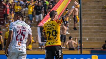 Presidente del Barcelona respondió al interés de la U por Rivero