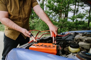 Si la batería falla o se queda sin carga, puede ayudarnos a salir del apuro.