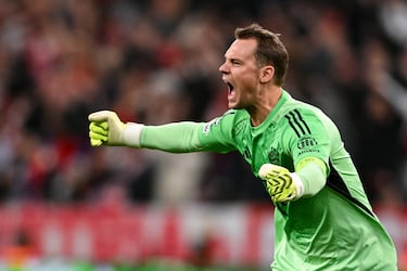 FC Schalke 04 (2006-11 | 22 partidos) | Bayern de Múnich (2011-actualidad | 132 partidos) | El portero alemán ocupa el quinto puesto en la lista histórica de futbolistas con más partidos en Champions League. Neuer lidera la lista de los jugadores en activo con más encuentros en el torneo continental. 