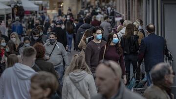 Los posibles escenarios para saber si habr¨¢ una cuarta ola de la Covid-19