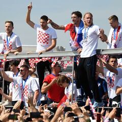 Half a million people pack Zagreb to welcome Croatian team