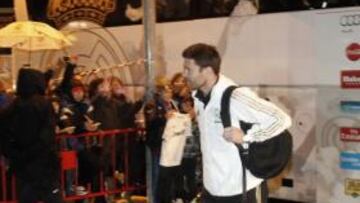 <b>FRÍO Y LLUVIA. </b>El Madrid llegó a Vila-Real bajó el agua y en el partido se espera que también llueva.